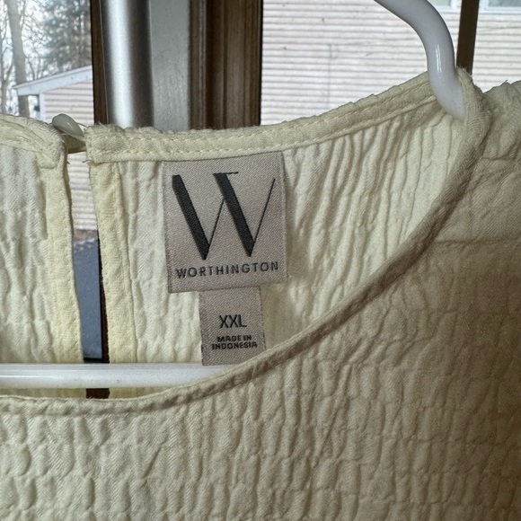 White Textured Women's Top - Picture 4 of 6